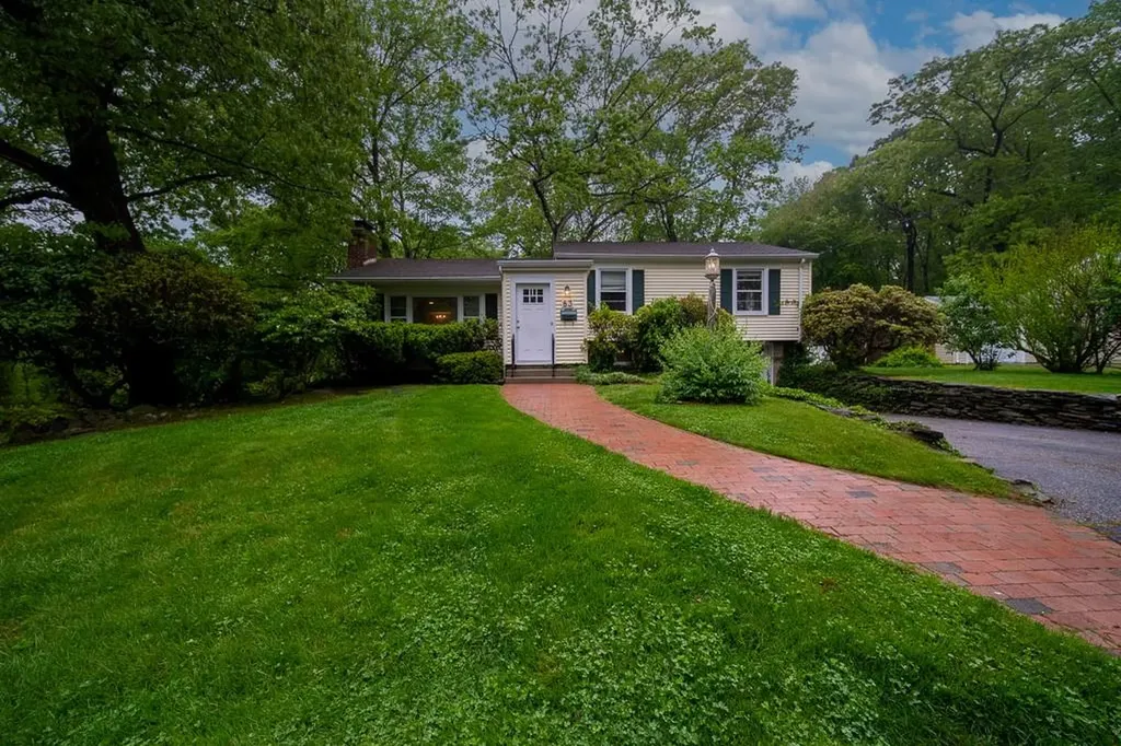83 Darling Street Warwick RI 02886