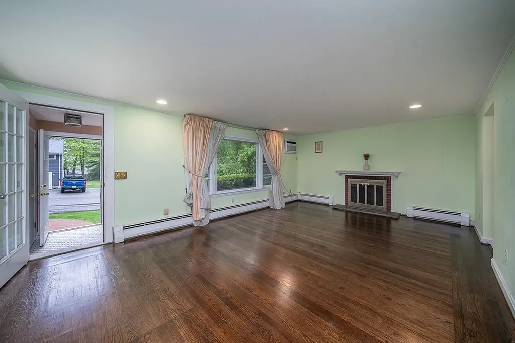 83 Darling Street Warwick RI 02886