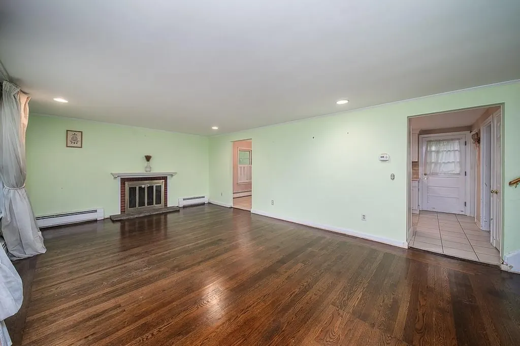 83 Darling Street Warwick RI 02886