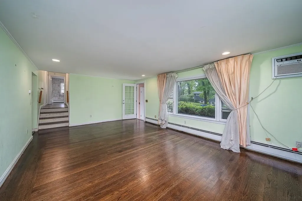 83 Darling Street Warwick RI 02886