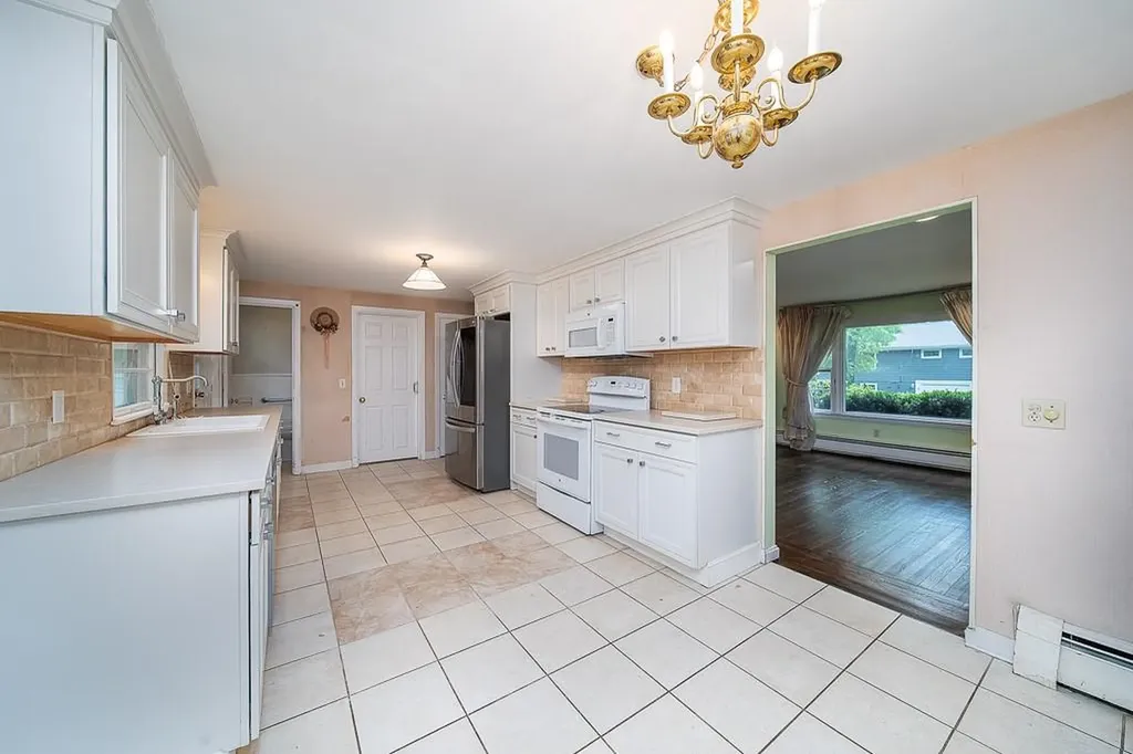 83 Darling Street Warwick RI 02886