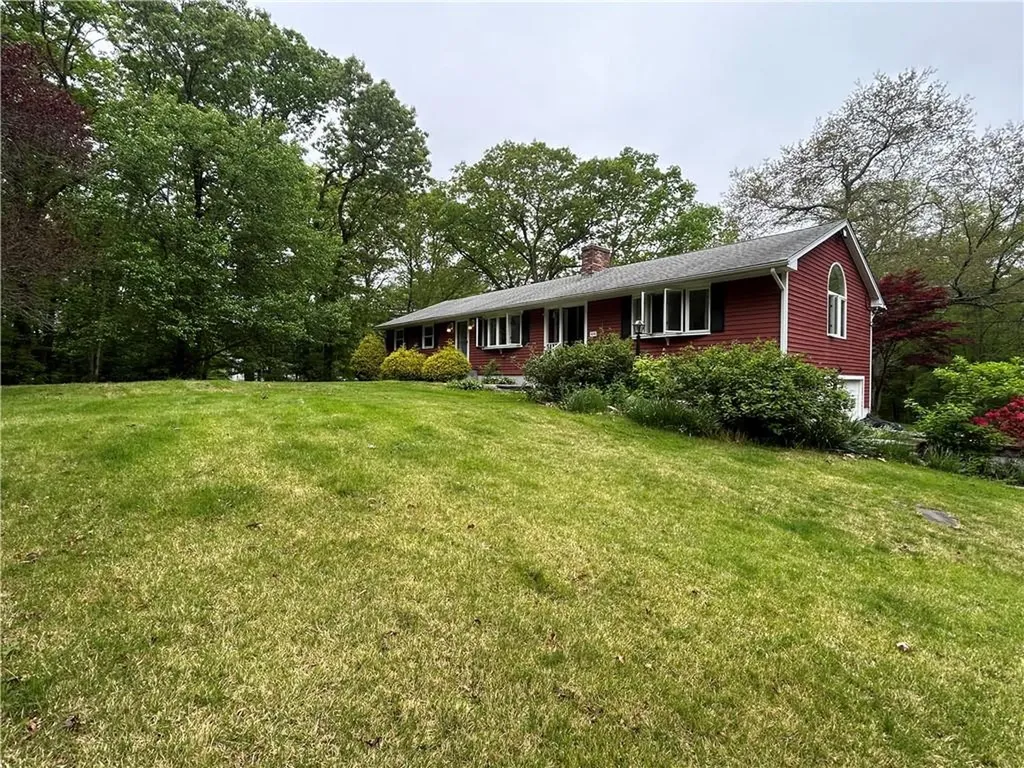 42 Ledge Road Coventry RI 02816