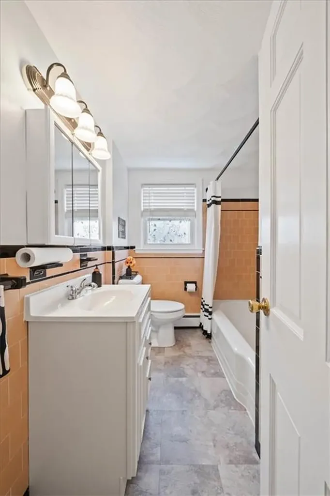 1075 Oaklawn Avenue Cranston RI 02920