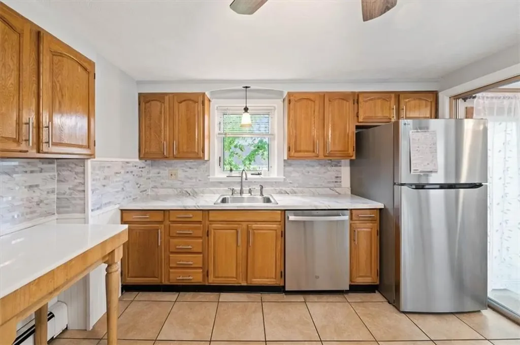 1075 Oaklawn Avenue Cranston RI 02920