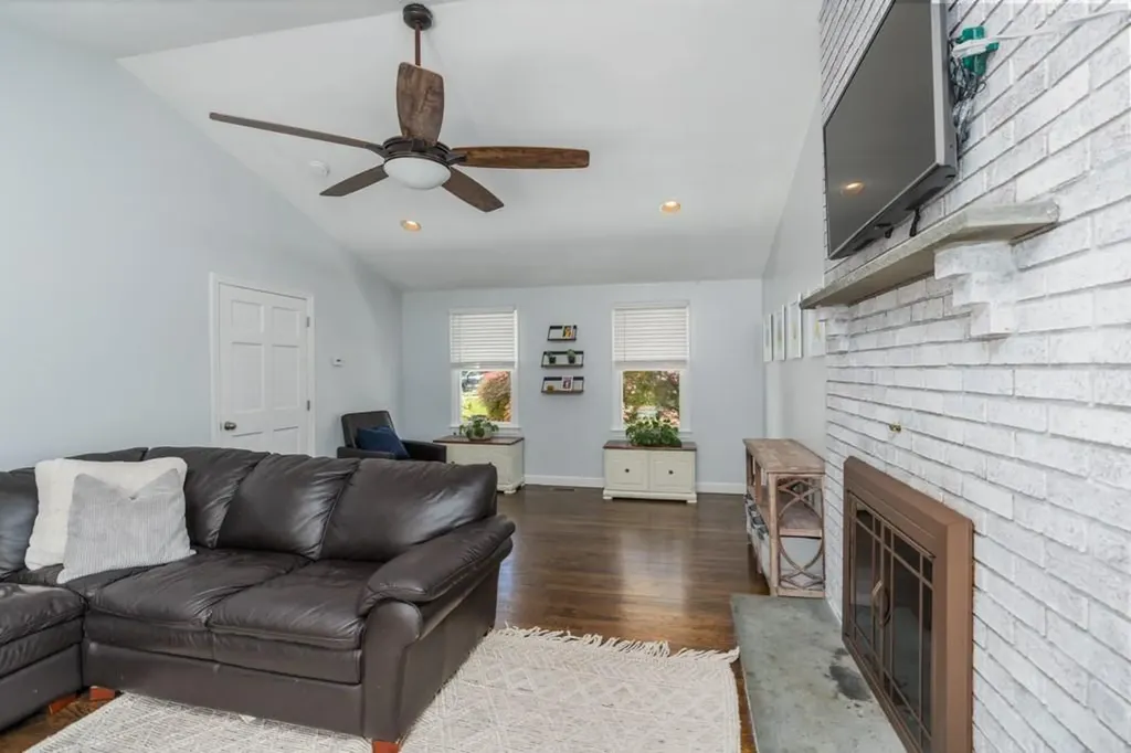 161 South Cobble Hill Road Warwick RI 02886