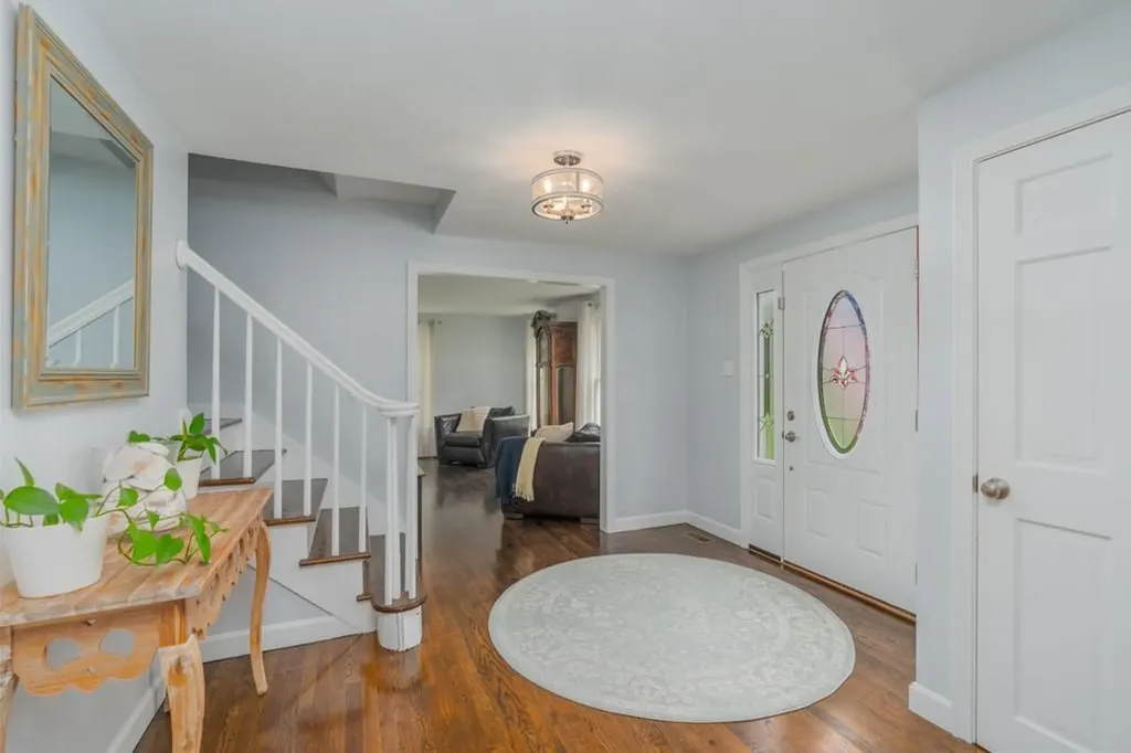 161 South Cobble Hill Road Warwick RI 02886