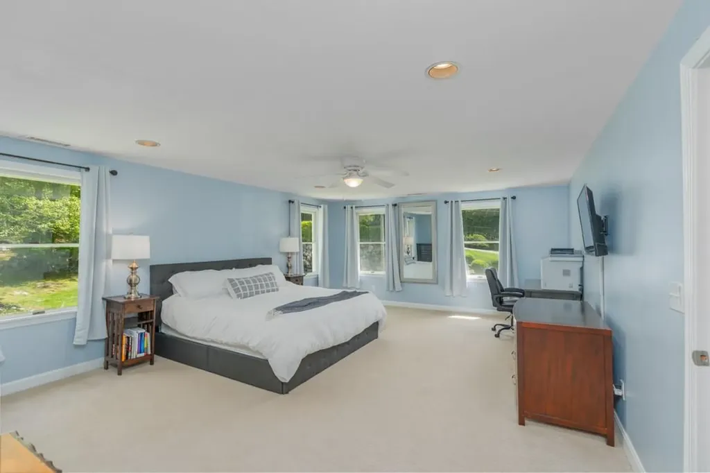 161 South Cobble Hill Road Warwick RI 02886