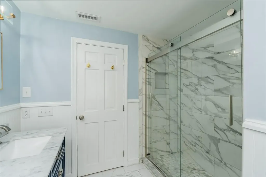 161 South Cobble Hill Road Warwick RI 02886
