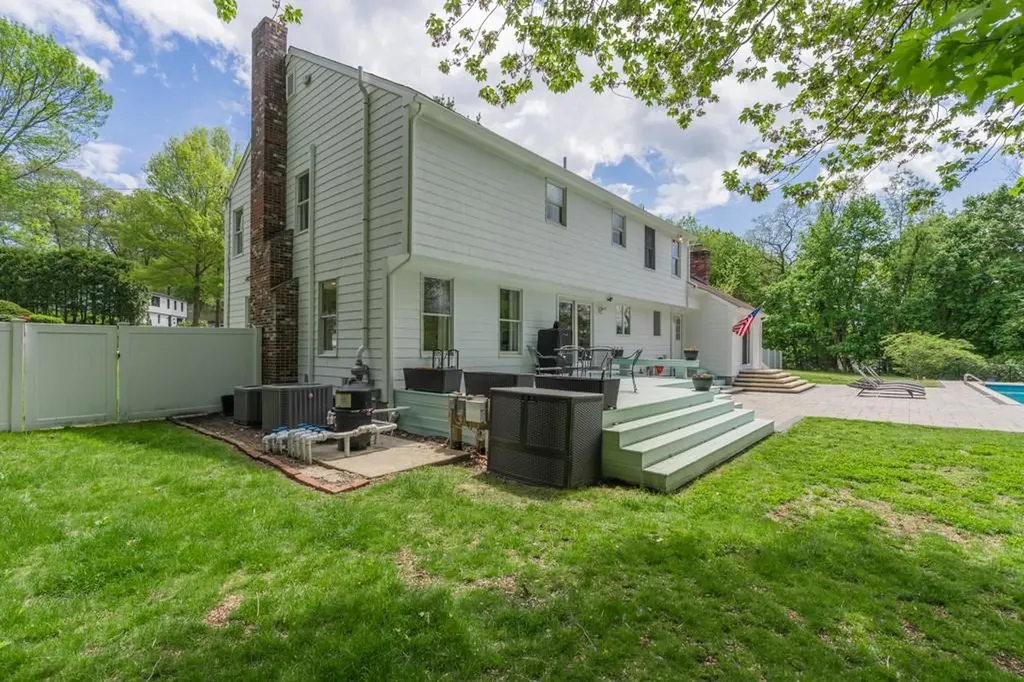 161 South Cobble Hill Road Warwick RI 02886