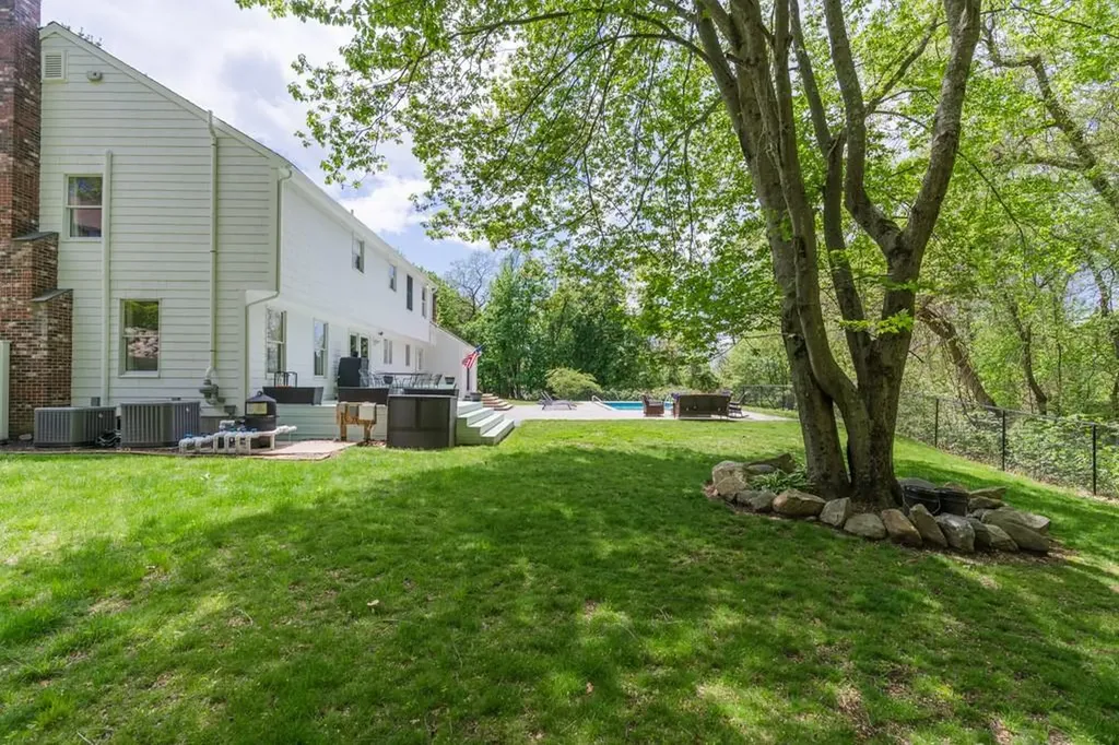 161 South Cobble Hill Road Warwick RI 02886