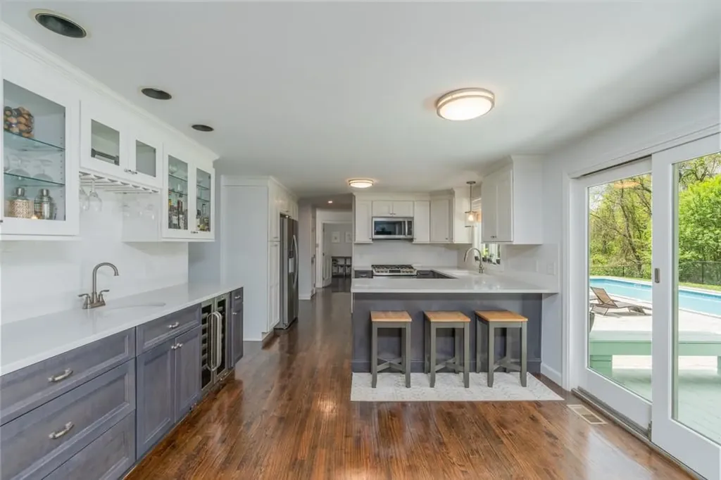 161 South Cobble Hill Road Warwick RI 02886