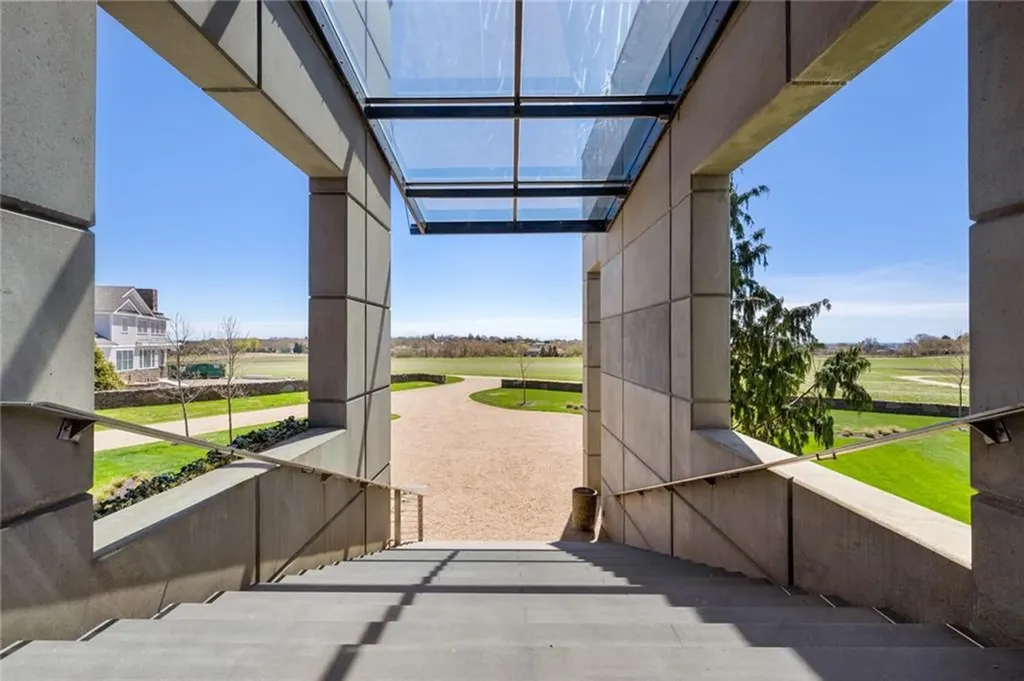 155 West Main Road Little Compton RI 02837