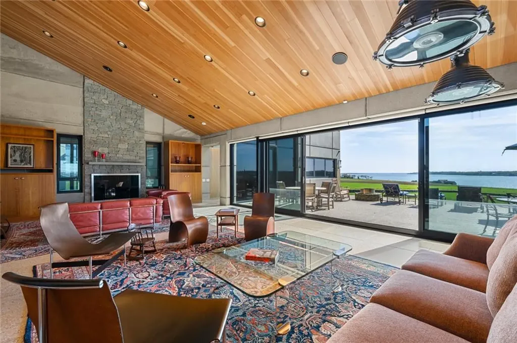 155 West Main Road Little Compton RI 02837