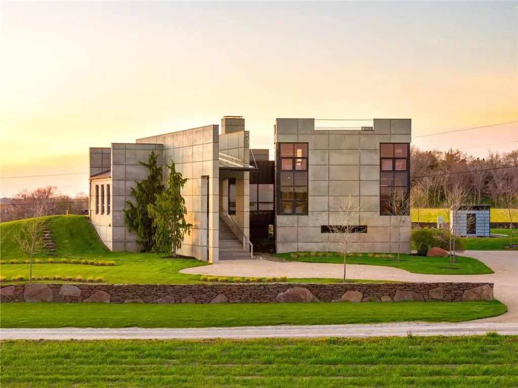 155 West Main Road Little Compton RI 02837