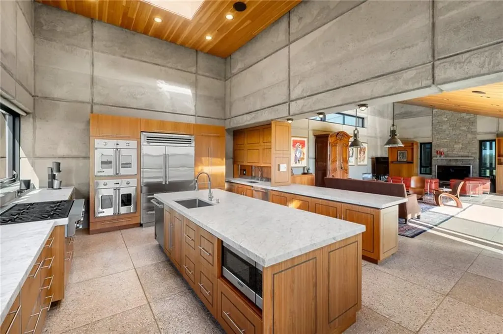 155 West Main Road Little Compton RI 02837