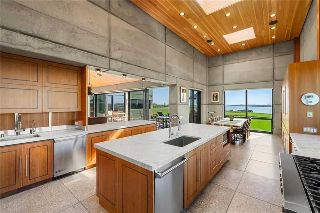 155 West Main Road Little Compton RI 02837