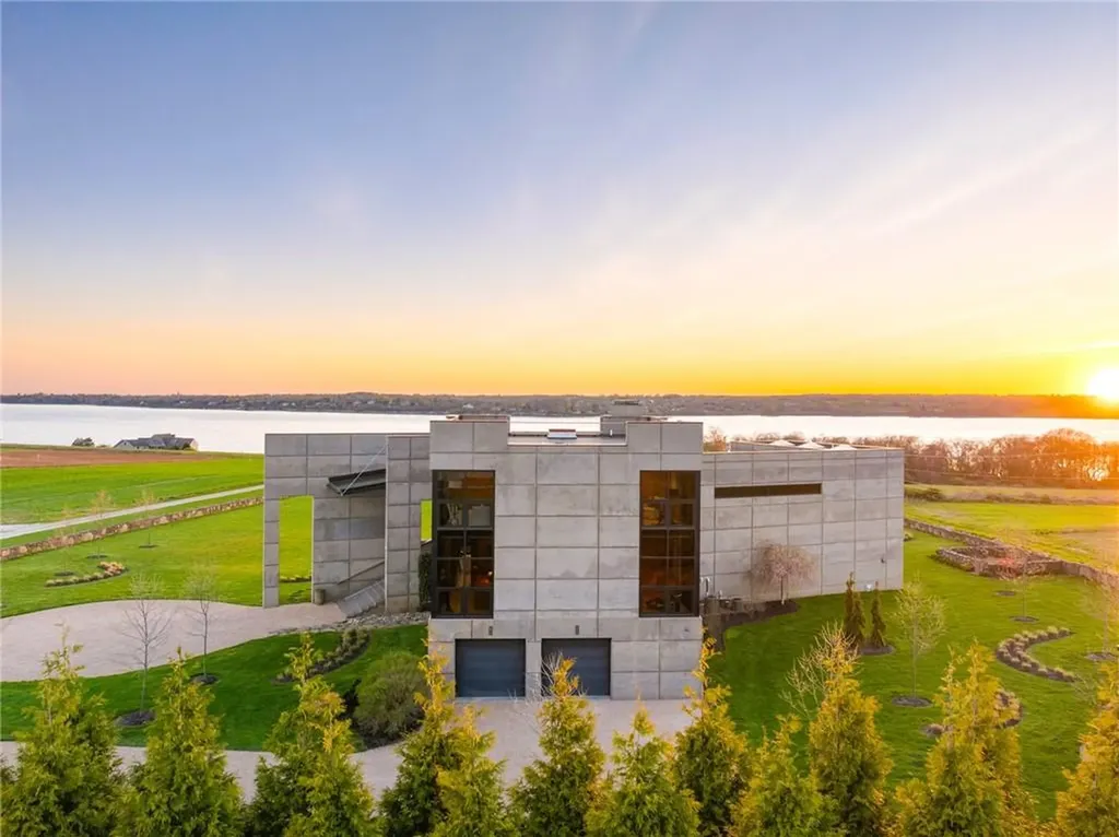 155 West Main Road Little Compton RI 02837