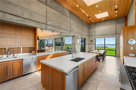 155 West Main Road Little Compton RI 02837