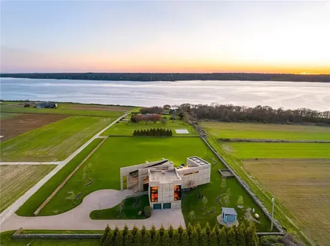 155 West Main Road Little Compton RI 02837