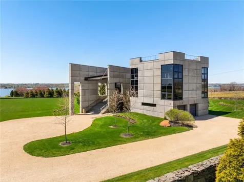 155 West Main Road Little Compton RI 02837