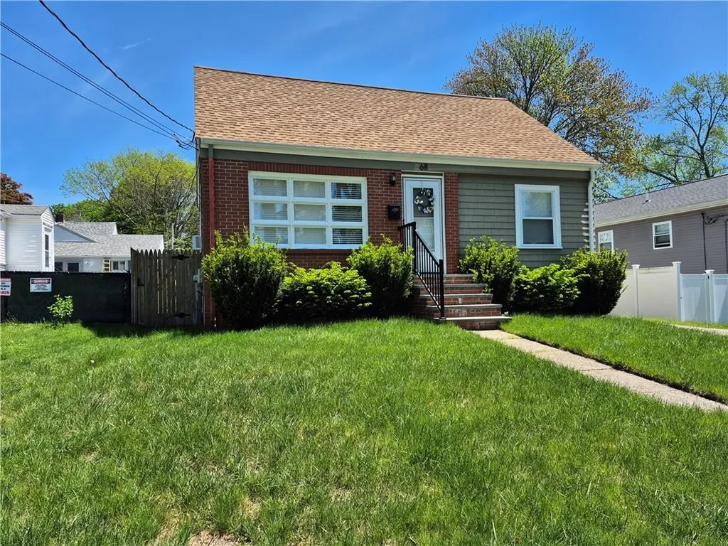 68 Boxwood Avenue Cranston RI 02910