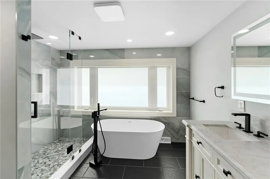 51 Robin Lane West Warwick RI 02893
