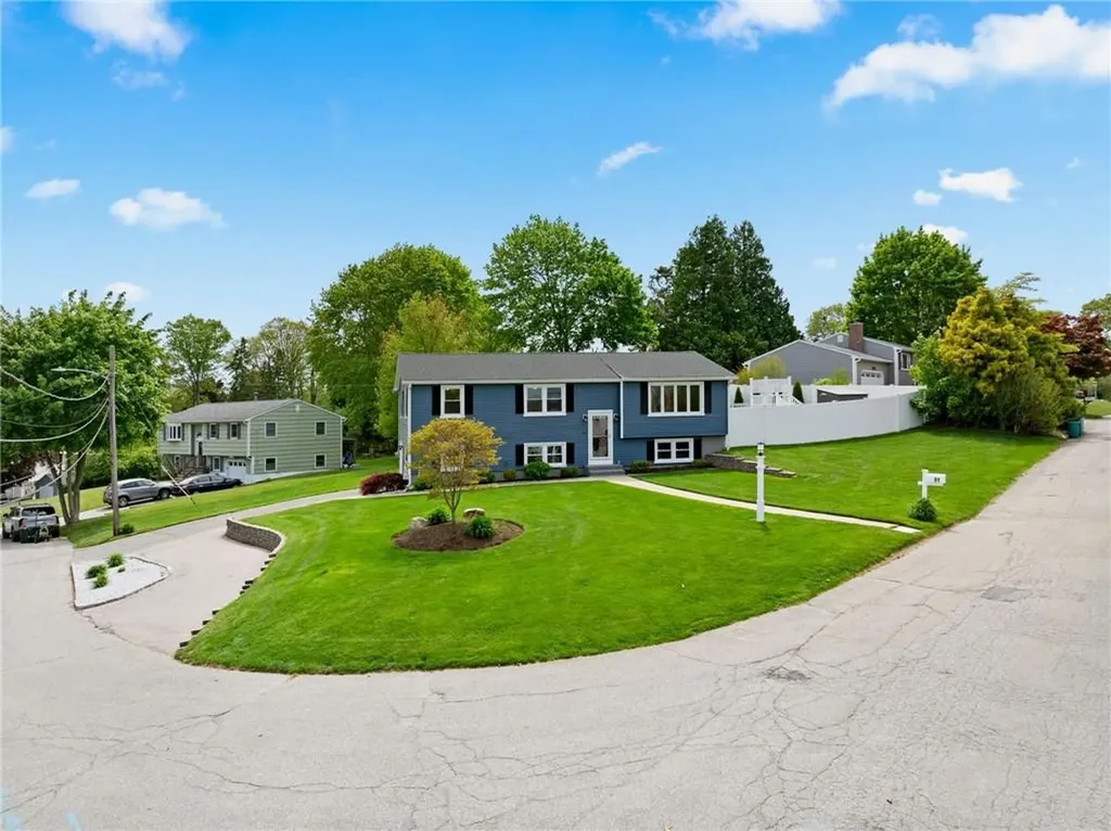 51 Robin Lane West Warwick RI 02893