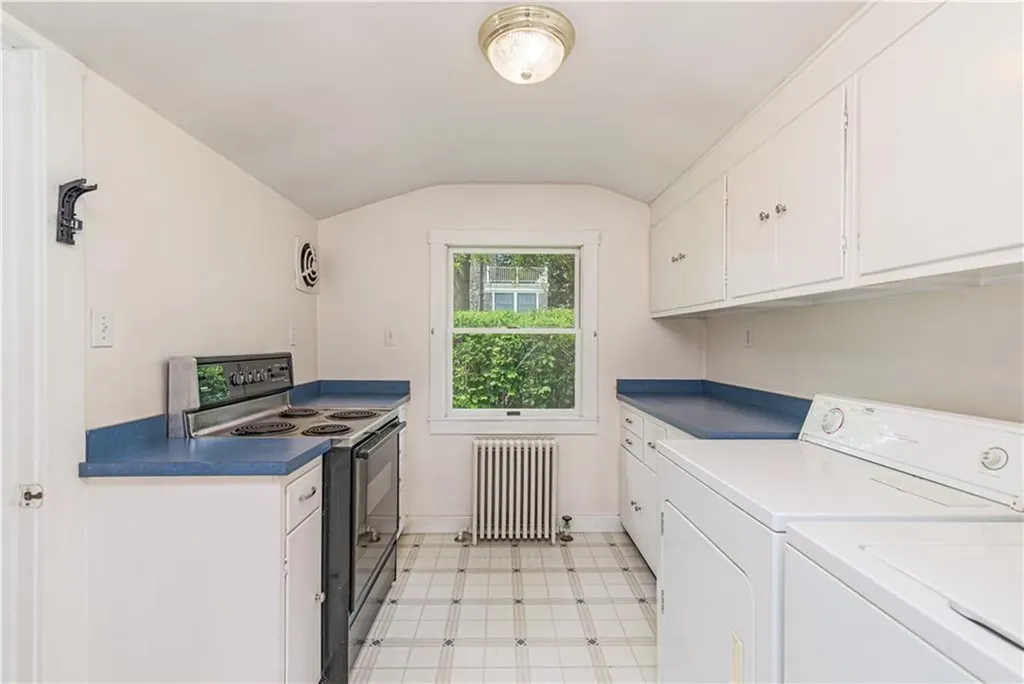 43 Standish Road Jamestown RI 02835