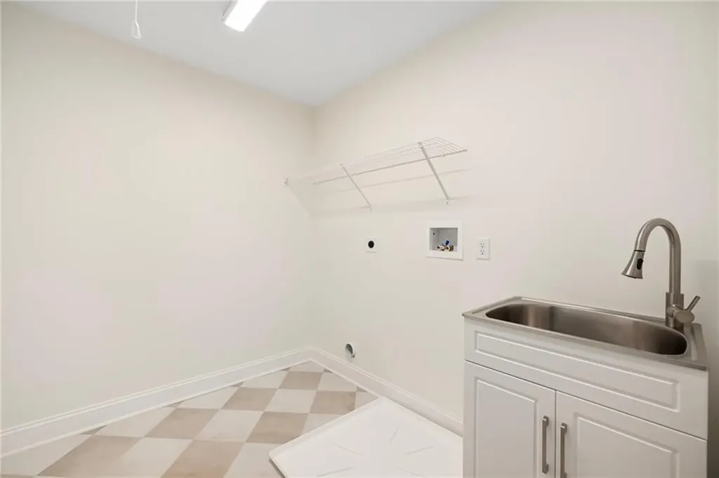 64 Cardinal Road Cranston RI 02921