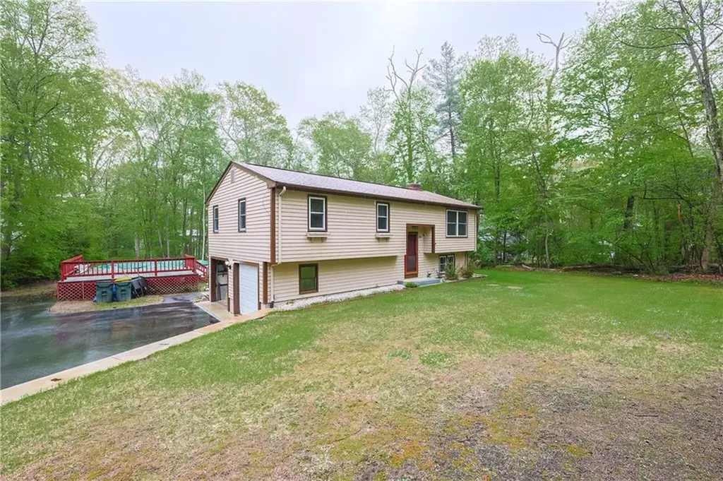 274 Courthouse Lane Burrillville RI 02859