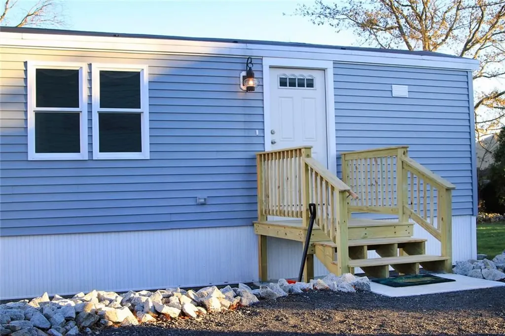 41 Mello Terrace Portsmouth RI 02871