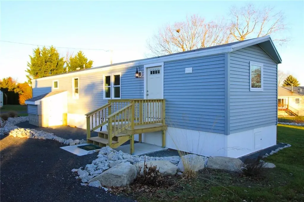 41 Mello Terrace Portsmouth RI 02871