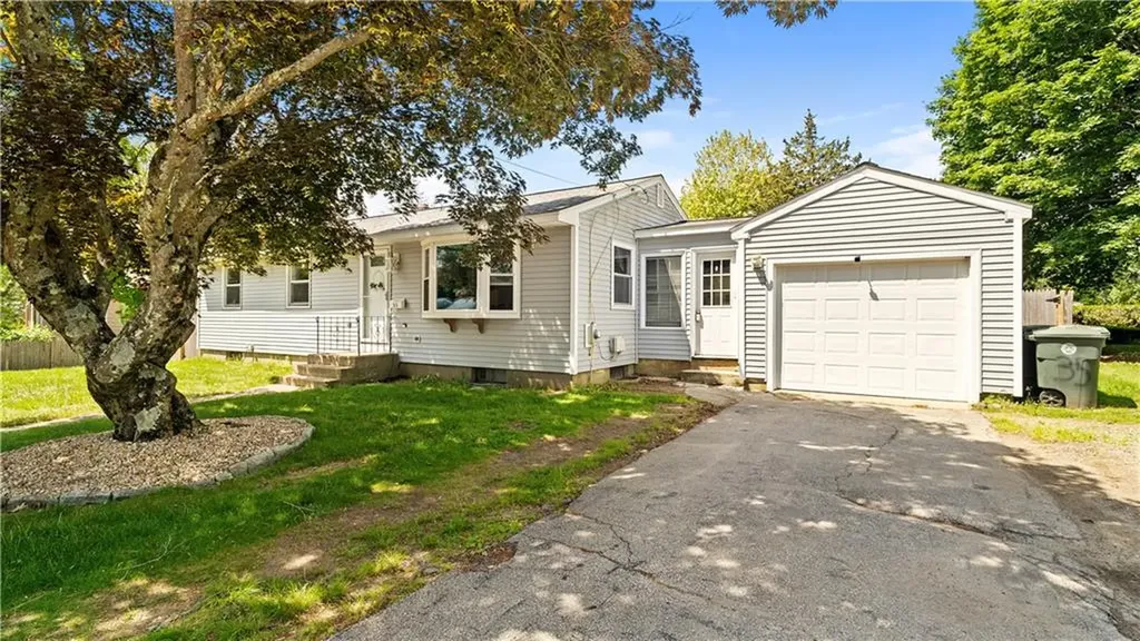 35 Meredith Drive Coventry RI 02816
