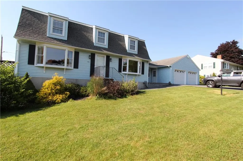 4 Maloney Lane Middletown RI 02842