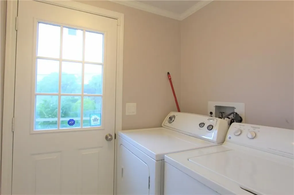 4 Maloney Lane Middletown RI 02842