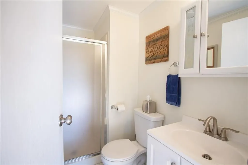 4 Maloney Lane Middletown RI 02842