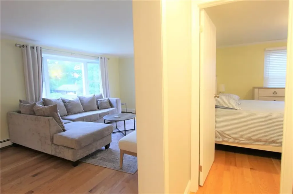 4 Maloney Lane Middletown RI 02842