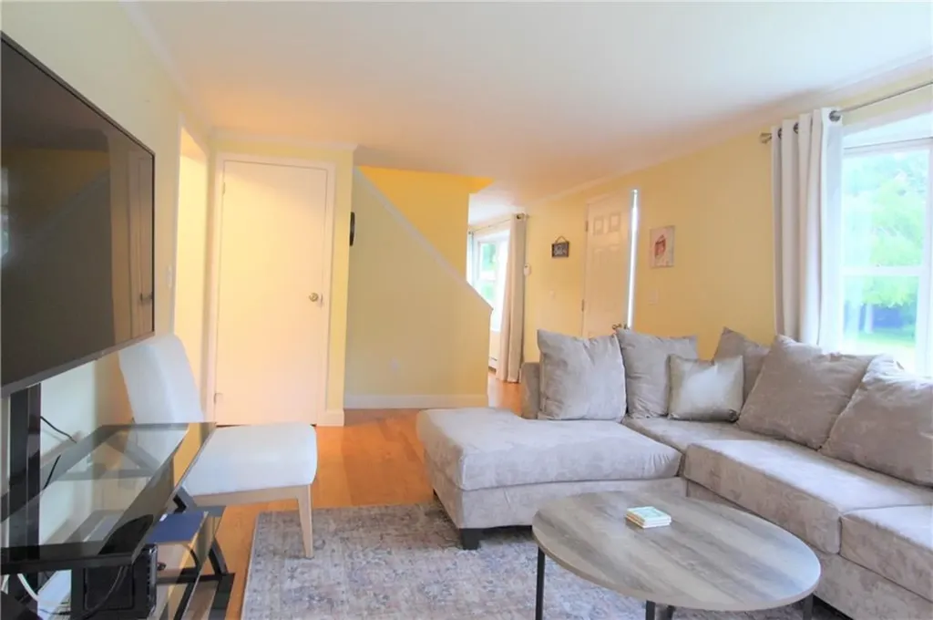4 Maloney Lane Middletown RI 02842