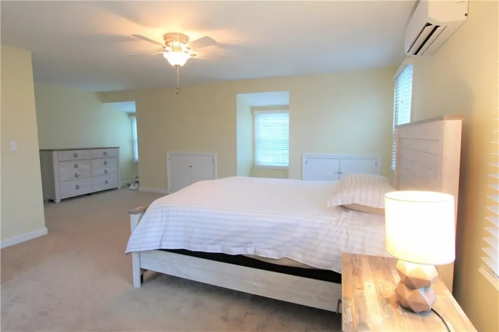 4 Maloney Lane Middletown RI 02842