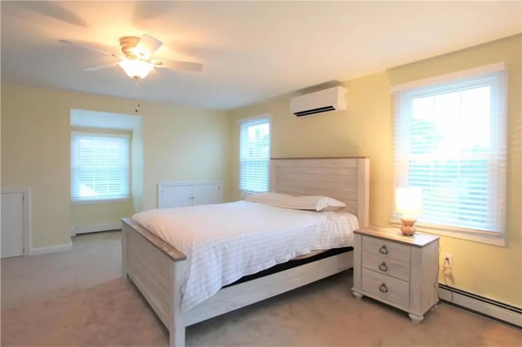 4 Maloney Lane Middletown RI 02842