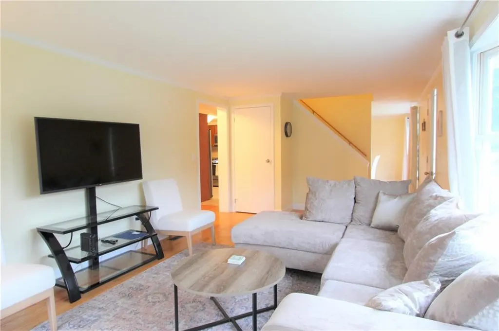 4 Maloney Lane Middletown RI 02842