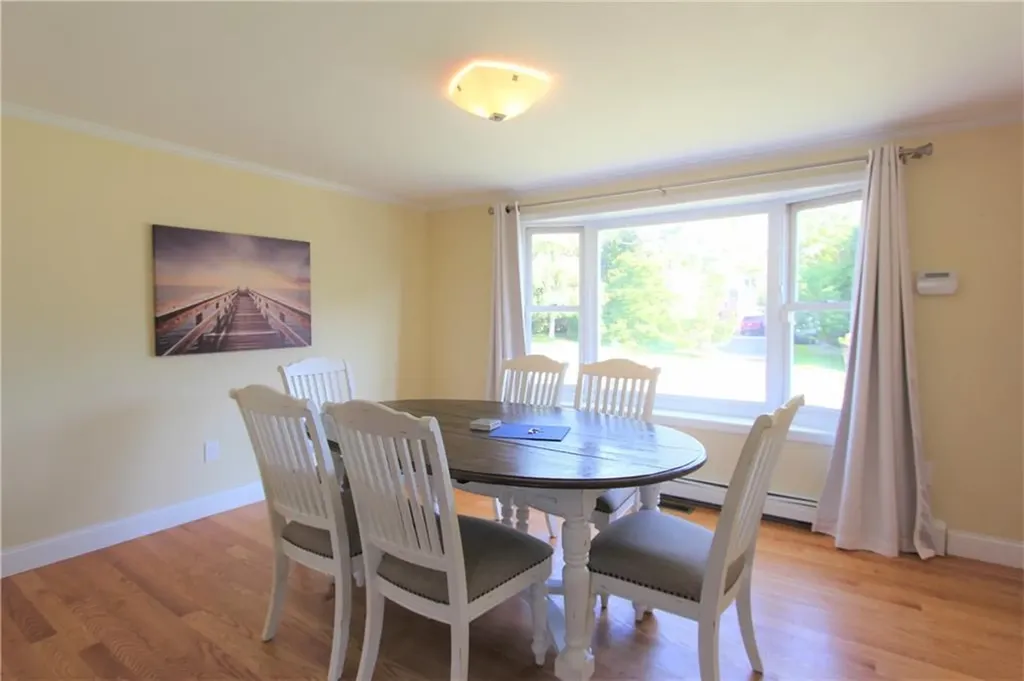 4 Maloney Lane Middletown RI 02842