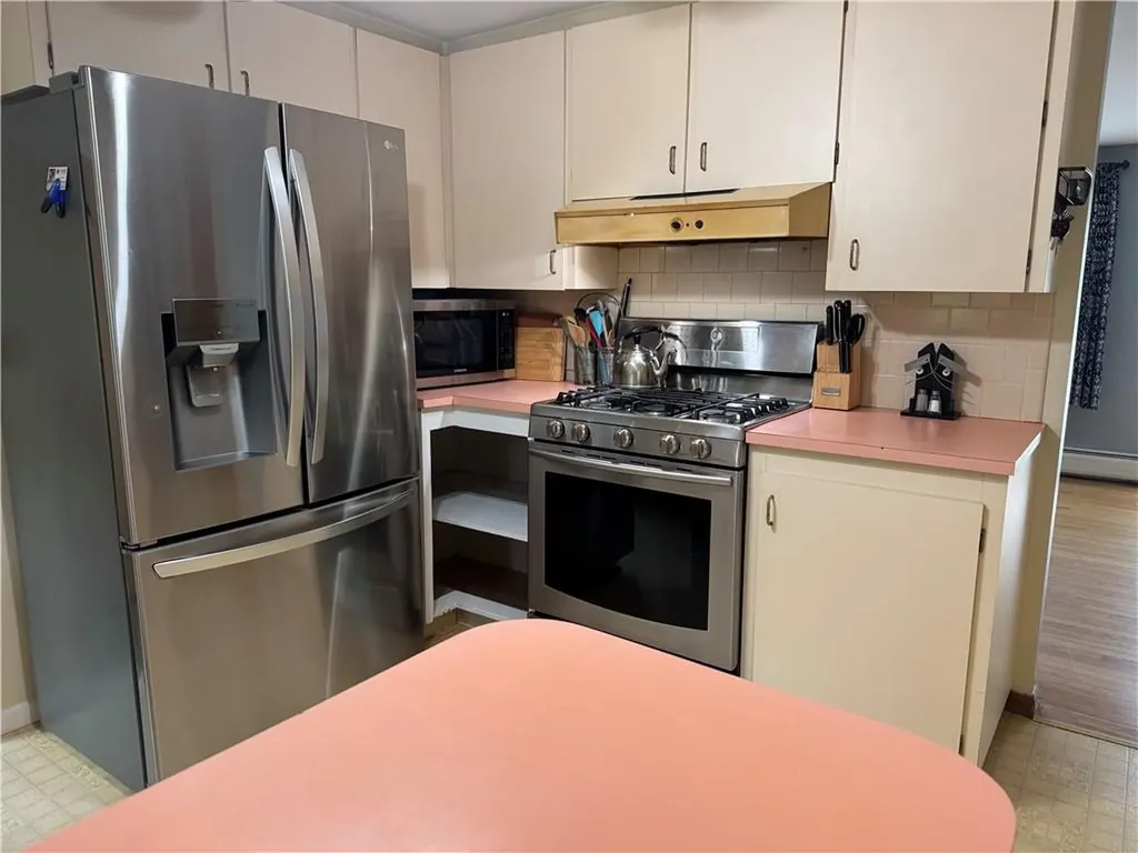 17 Amanda Court Cranston RI 02920