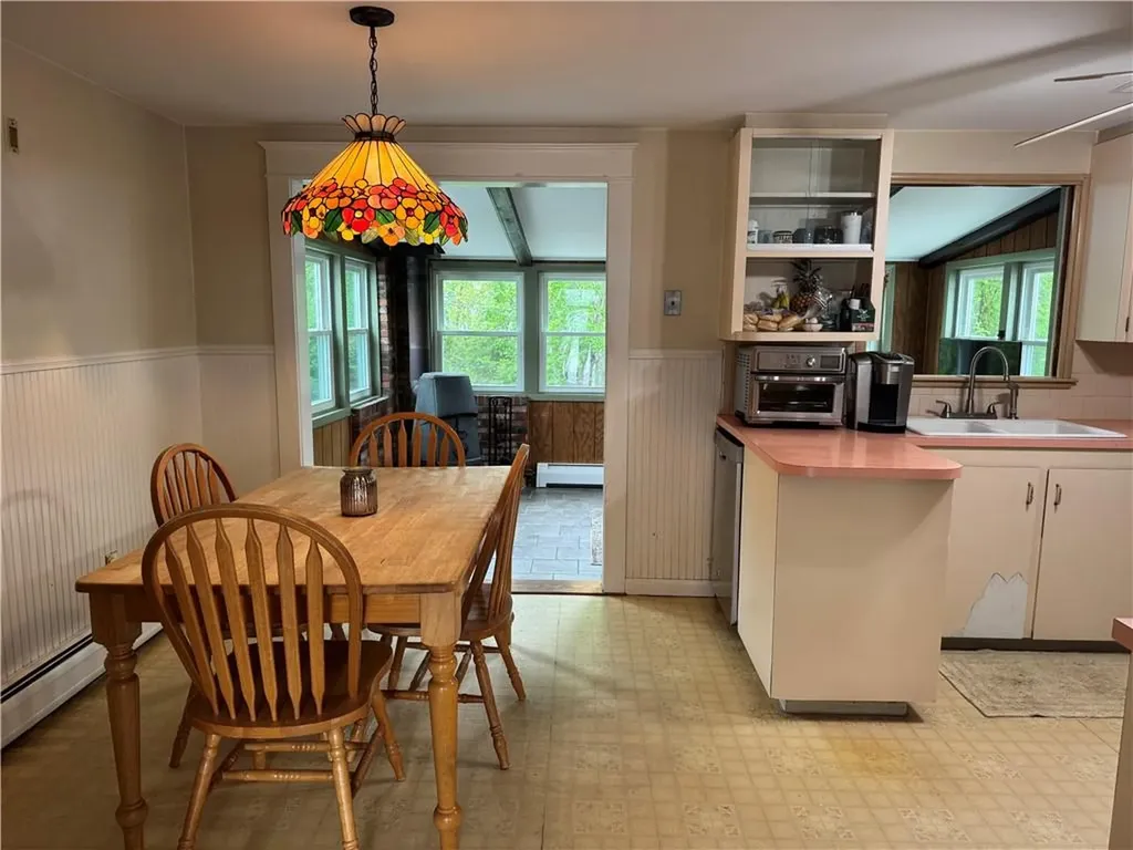 17 Amanda Court Cranston RI 02920