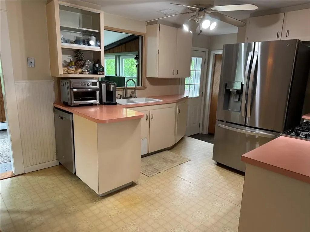 17 Amanda Court Cranston RI 02920