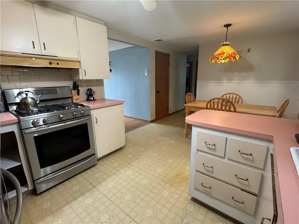 17 Amanda Court Cranston RI 02920