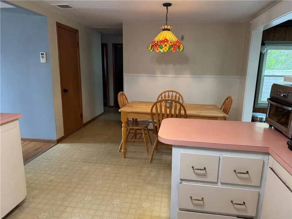 17 Amanda Court Cranston RI 02920