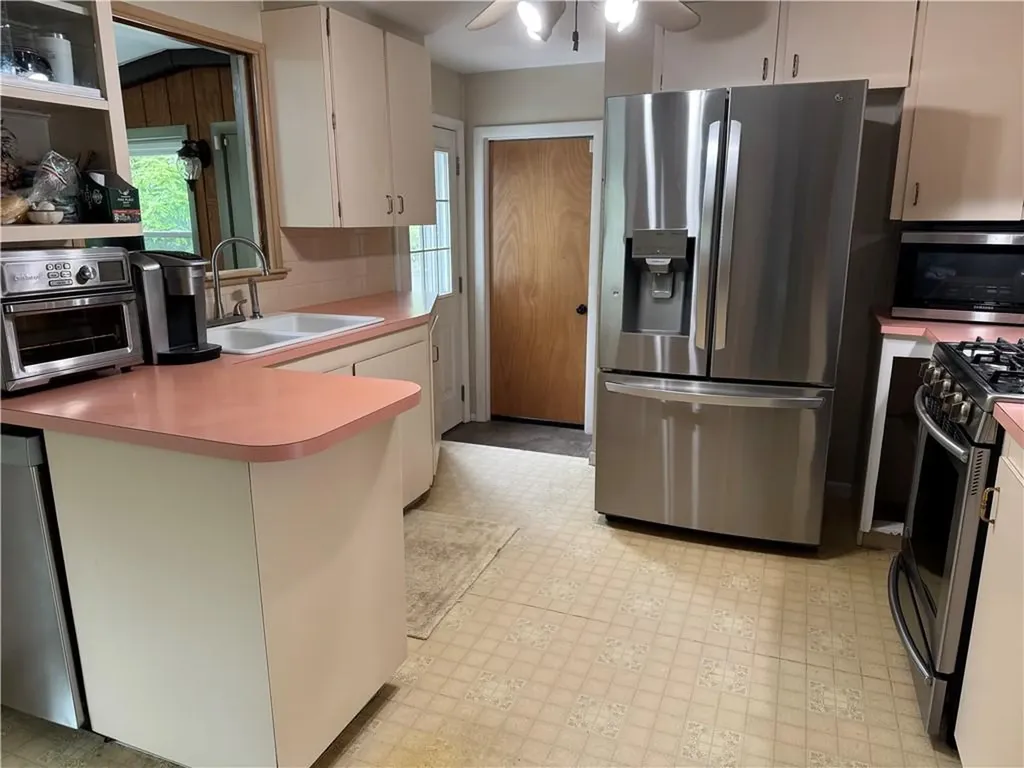 17 Amanda Court Cranston RI 02920
