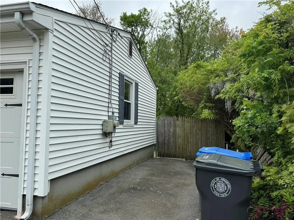 17 Amanda Court Cranston RI 02920