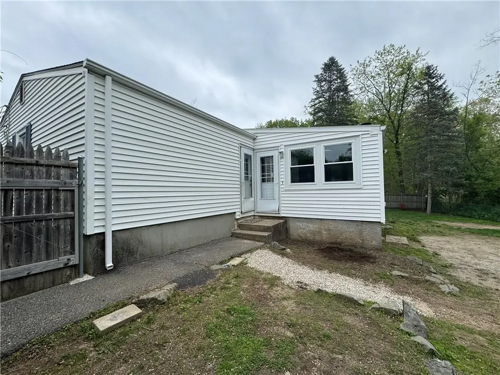 17 Amanda Court Cranston RI 02920